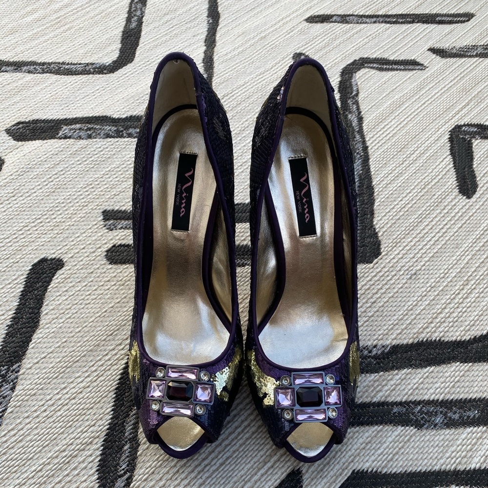 High heels (pumps)